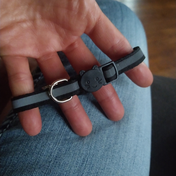 Cat Collar with Bell, Reflective & Adjustable Breakaway black - Picture 2 of 3